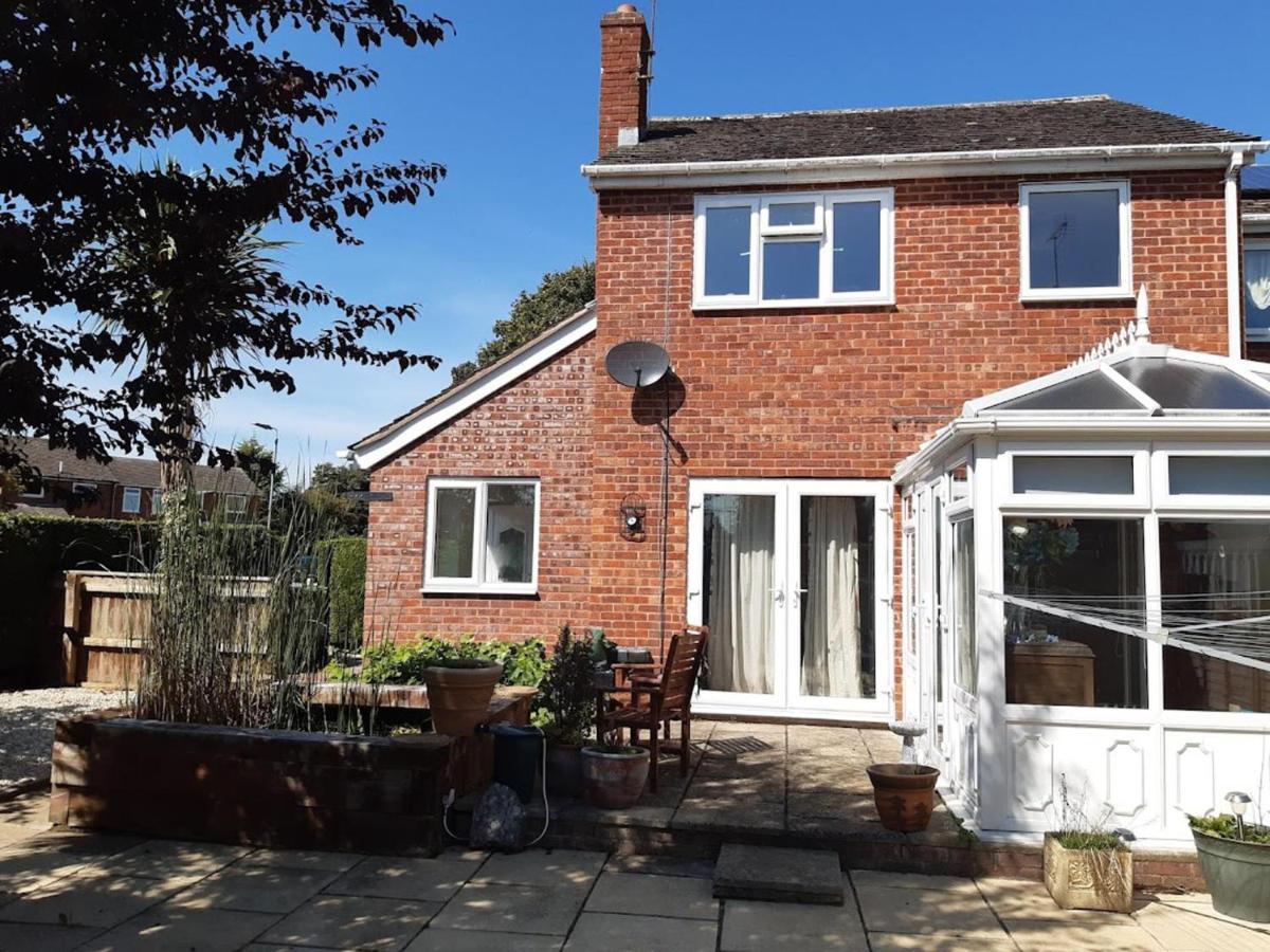Leominster 3 Bedroom House Parking Garden Private Esterno foto