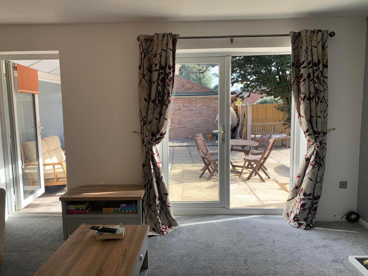 Leominster 3 Bedroom House Parking Garden Private Esterno foto