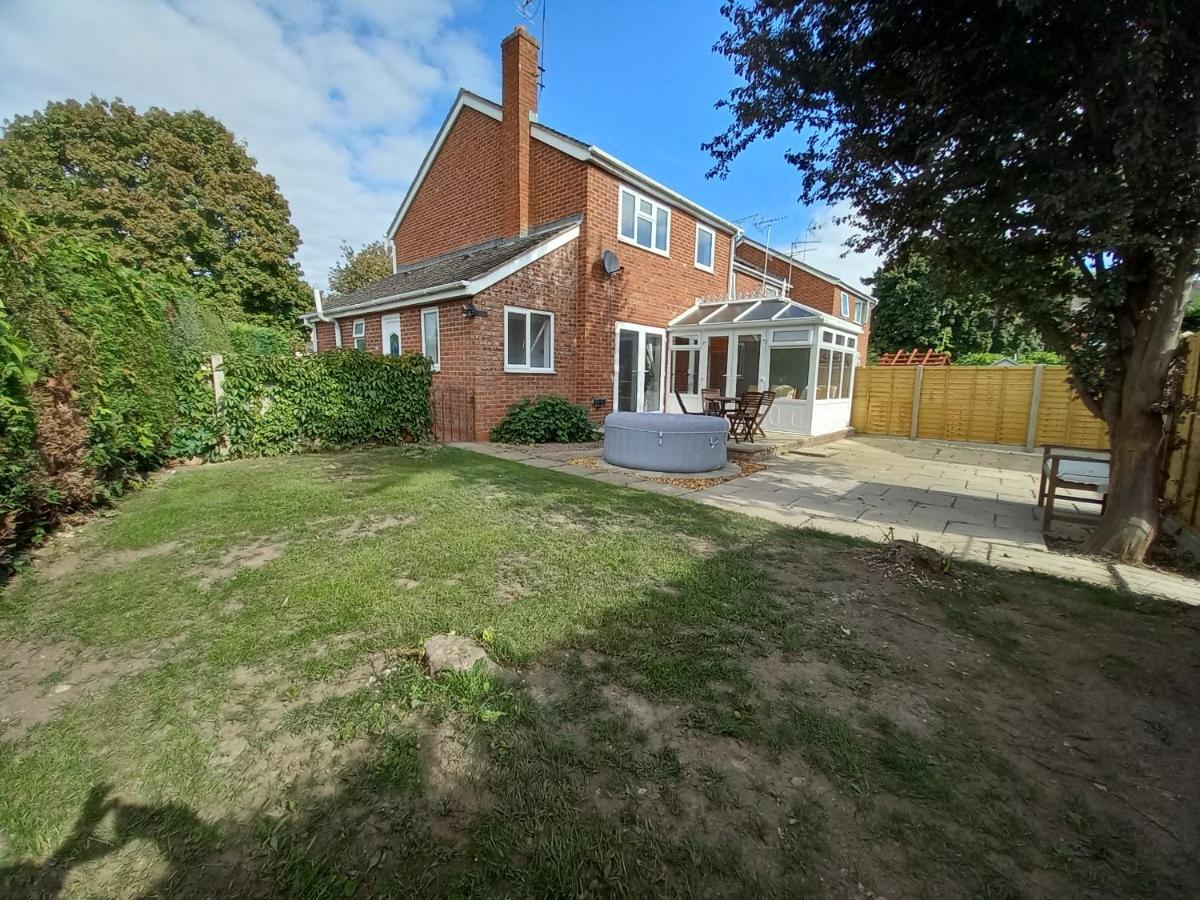Leominster 3 Bedroom House Parking Garden Private Esterno foto