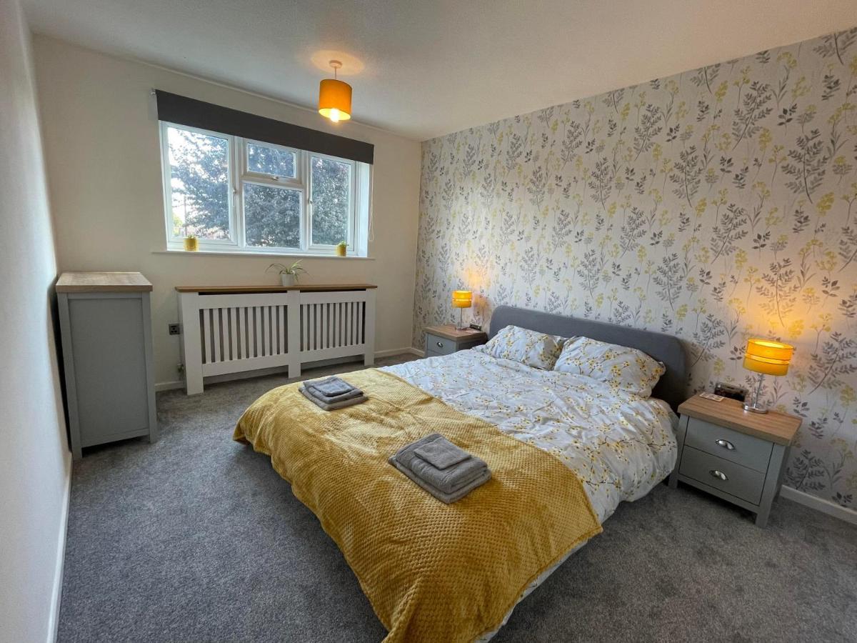 Leominster 3 Bedroom House Parking Garden Private Esterno foto