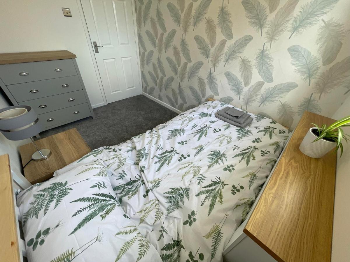 Leominster 3 Bedroom House Parking Garden Private Esterno foto