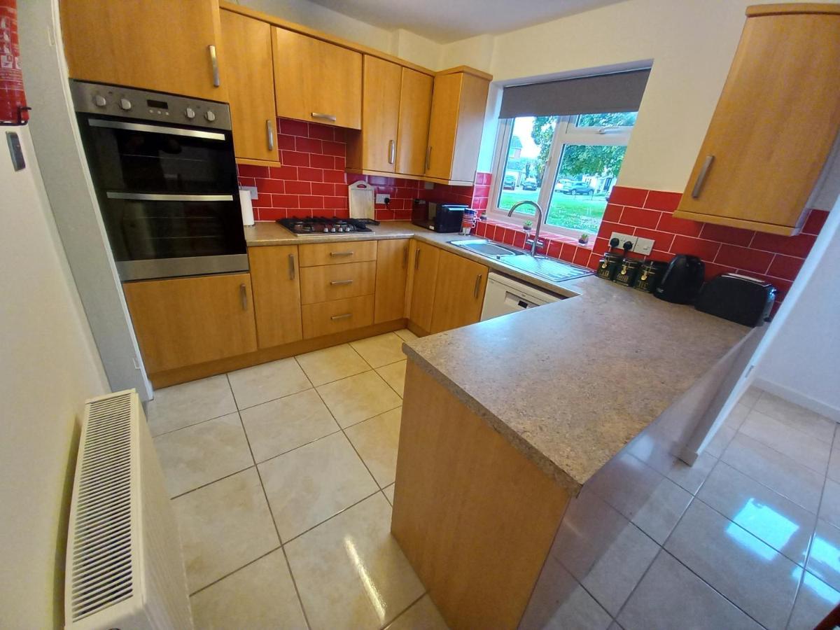 Leominster 3 Bedroom House Parking Garden Private Esterno foto