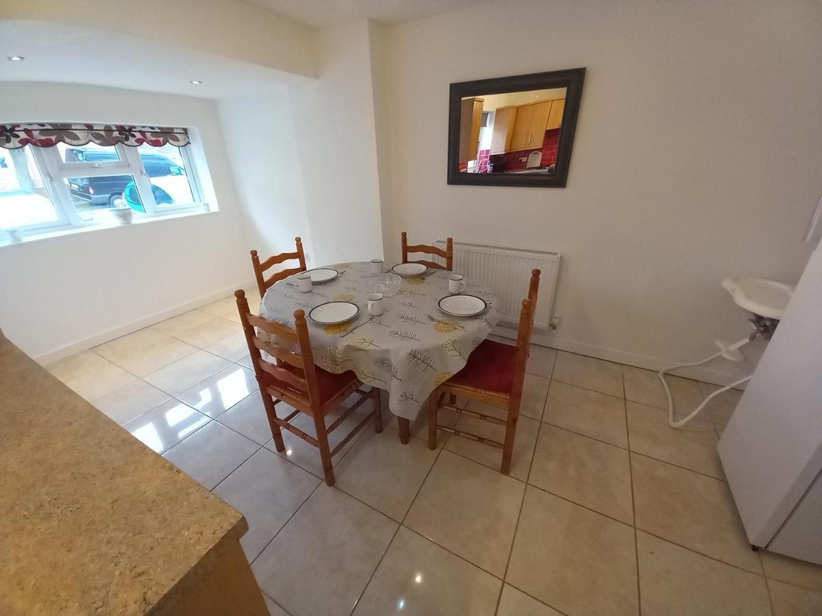 Leominster 3 Bedroom House Parking Garden Private Esterno foto